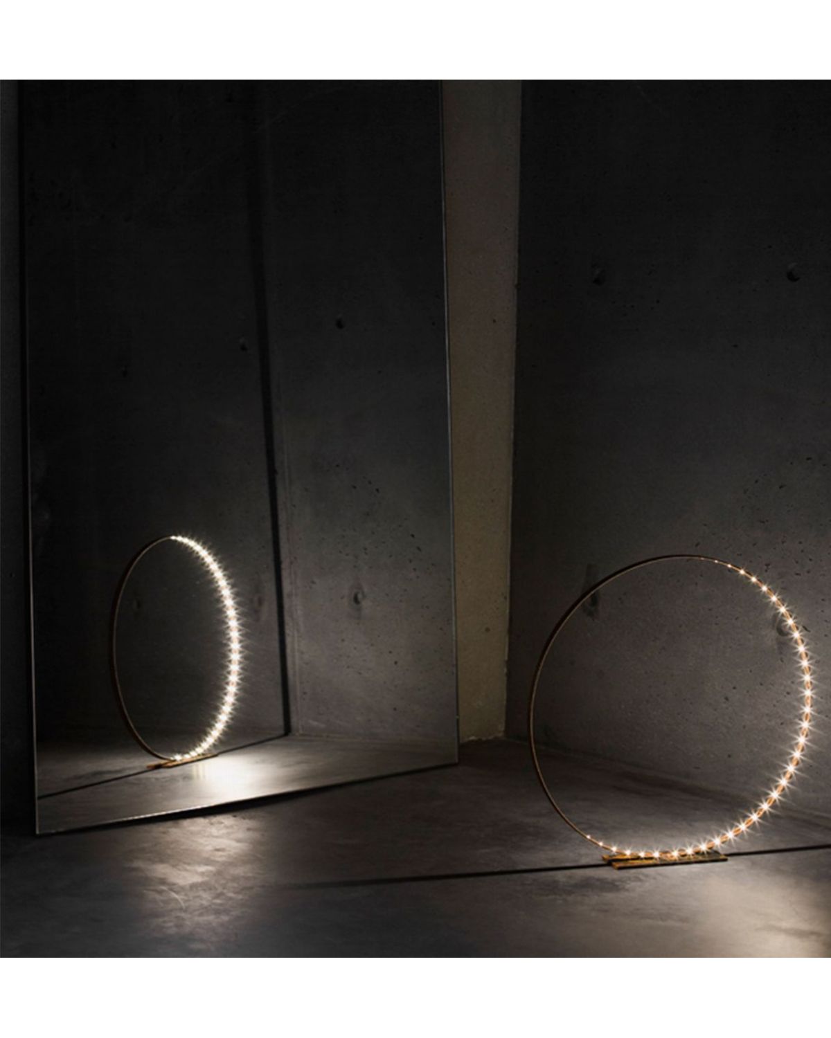 Lámpara LED de metal crudo - The Ring