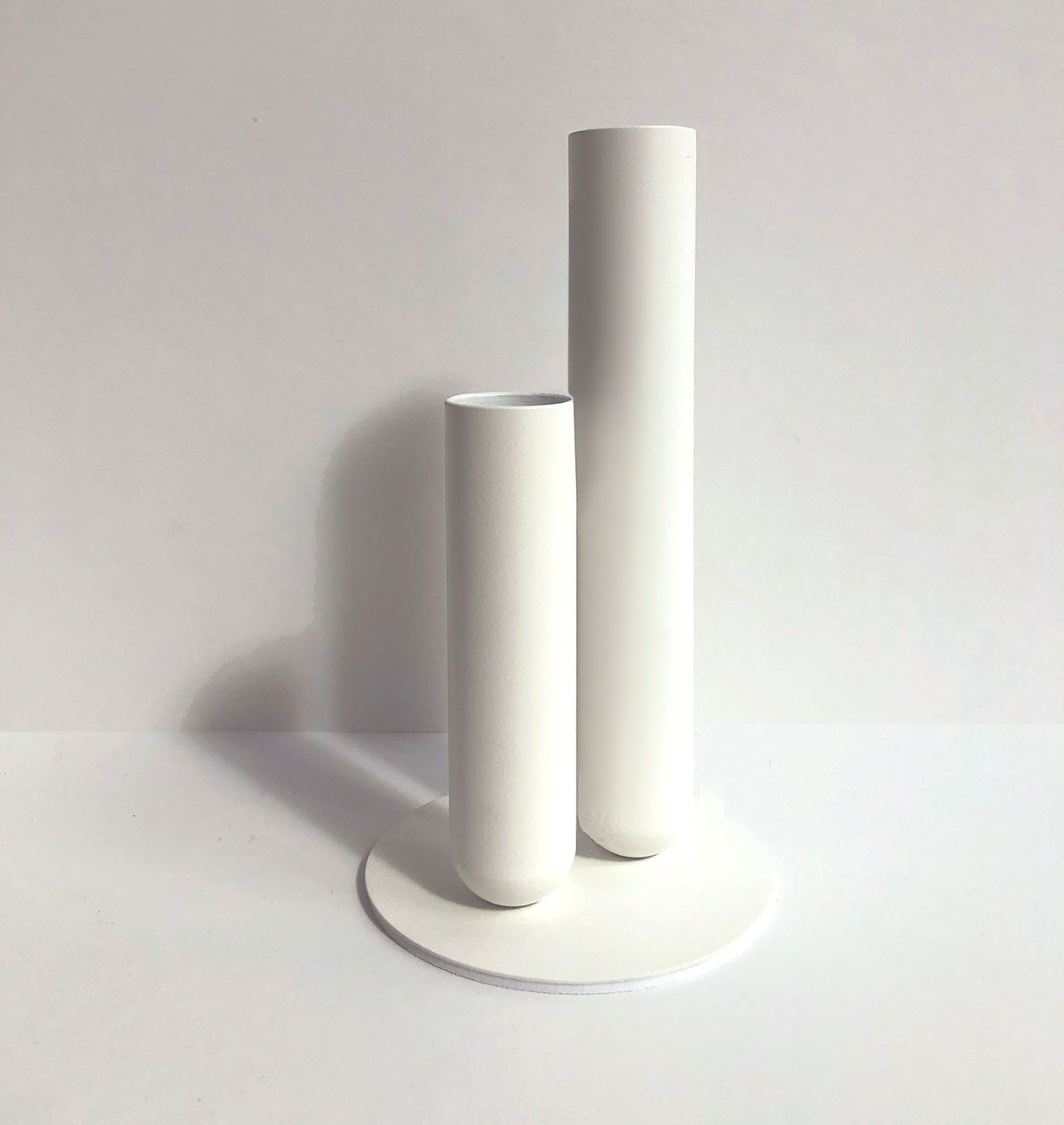 Pareja de "Soliflores" en Latón o Metal Lacado