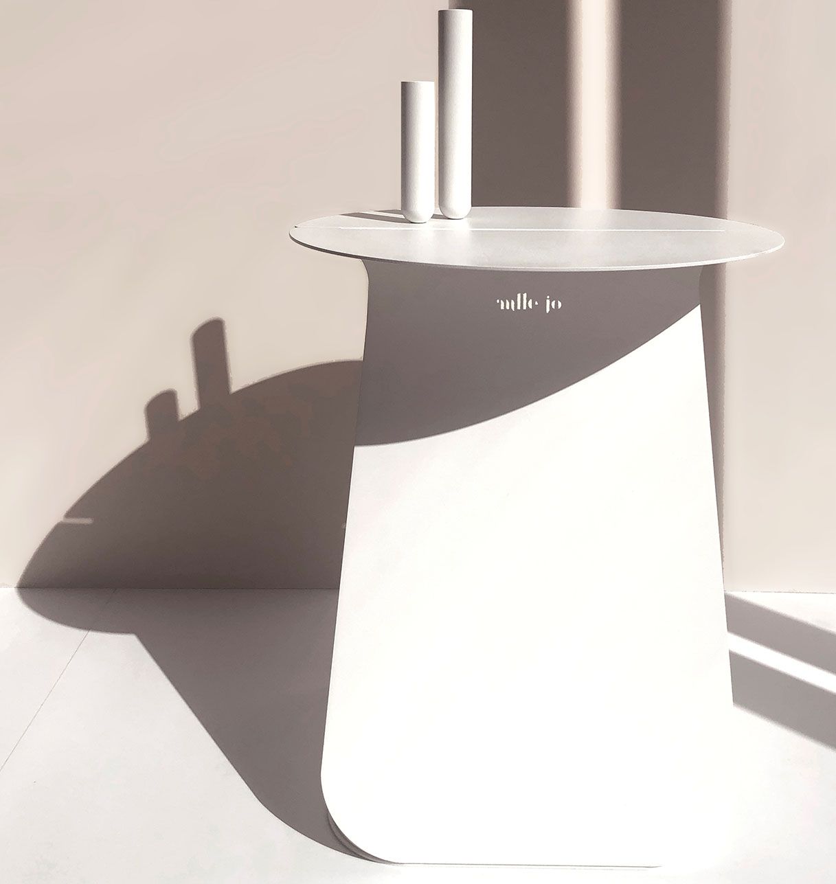 Pareja de "Soliflores" en Latón o Metal Lacado