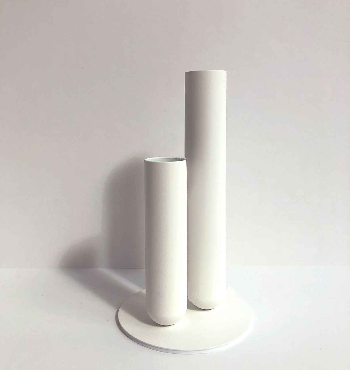 Pareja de "Soliflores" en Latón o Metal Lacado