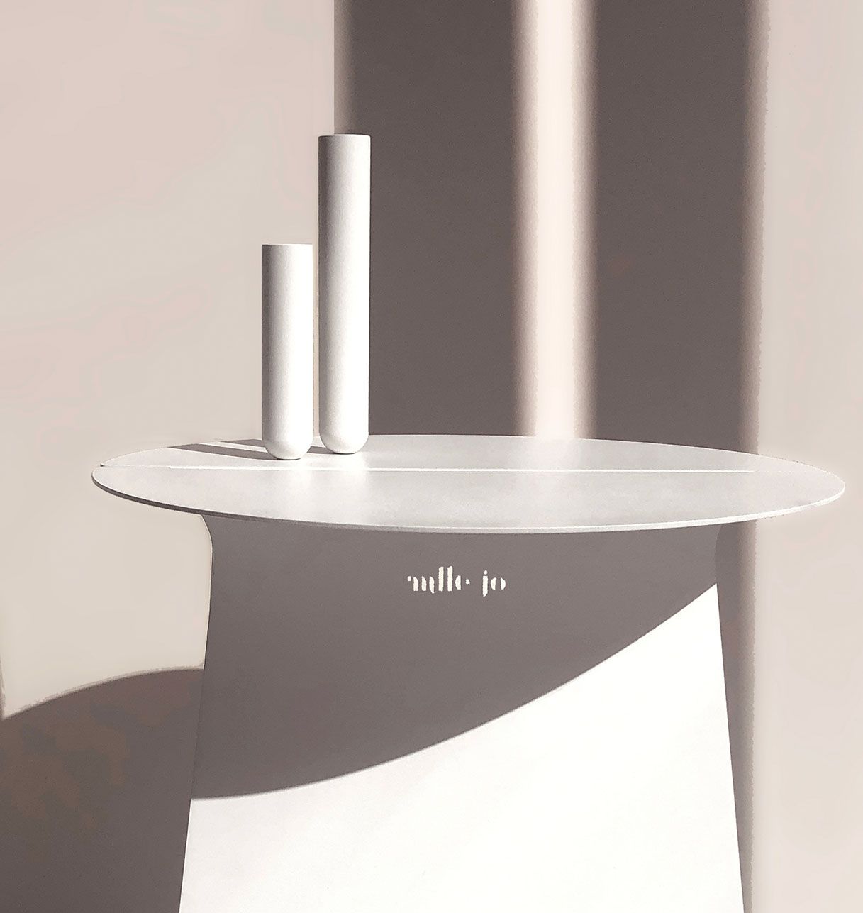 Pareja de "Soliflores" en Latón o Metal Lacado