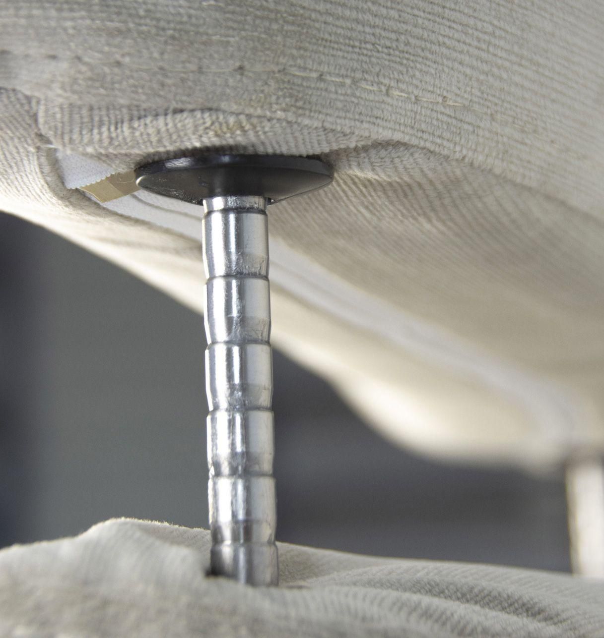 Sillón de tela o terciopelo y roble natural - Vega